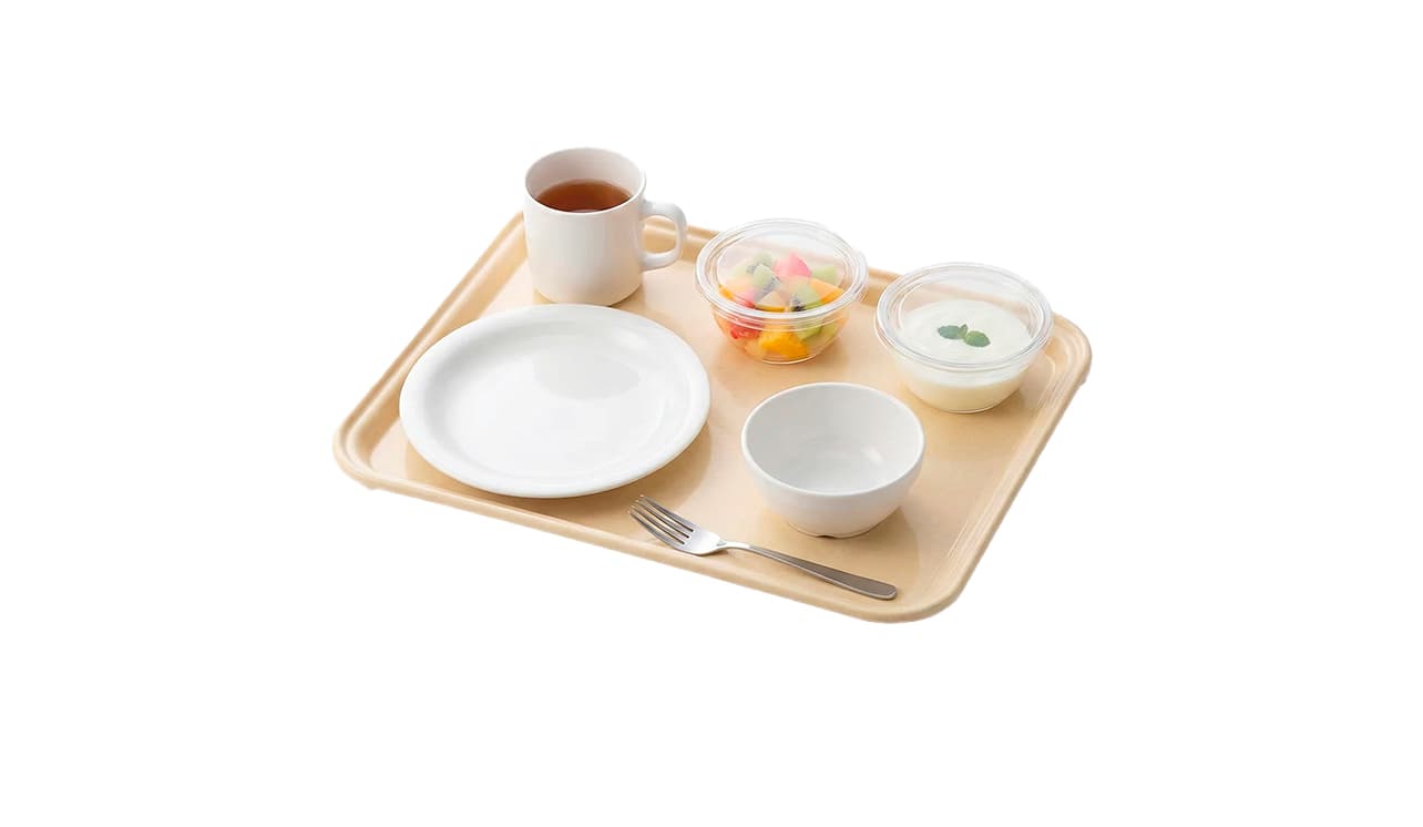 Astiat ja tarvikeet sairaalaosastojen potilasruokailuun.