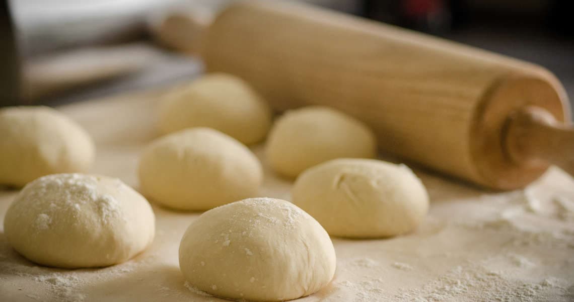 Luotettavat laitteet taikinan valmistukseen ja käsittelyyn.